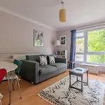 Charming One Bed Abode In East Putney