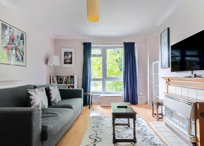 Charming One Bed Abode In East Putney